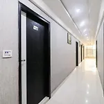 Oyo Flagship Hotel Paradise Near Jahangirpuri Metro Station