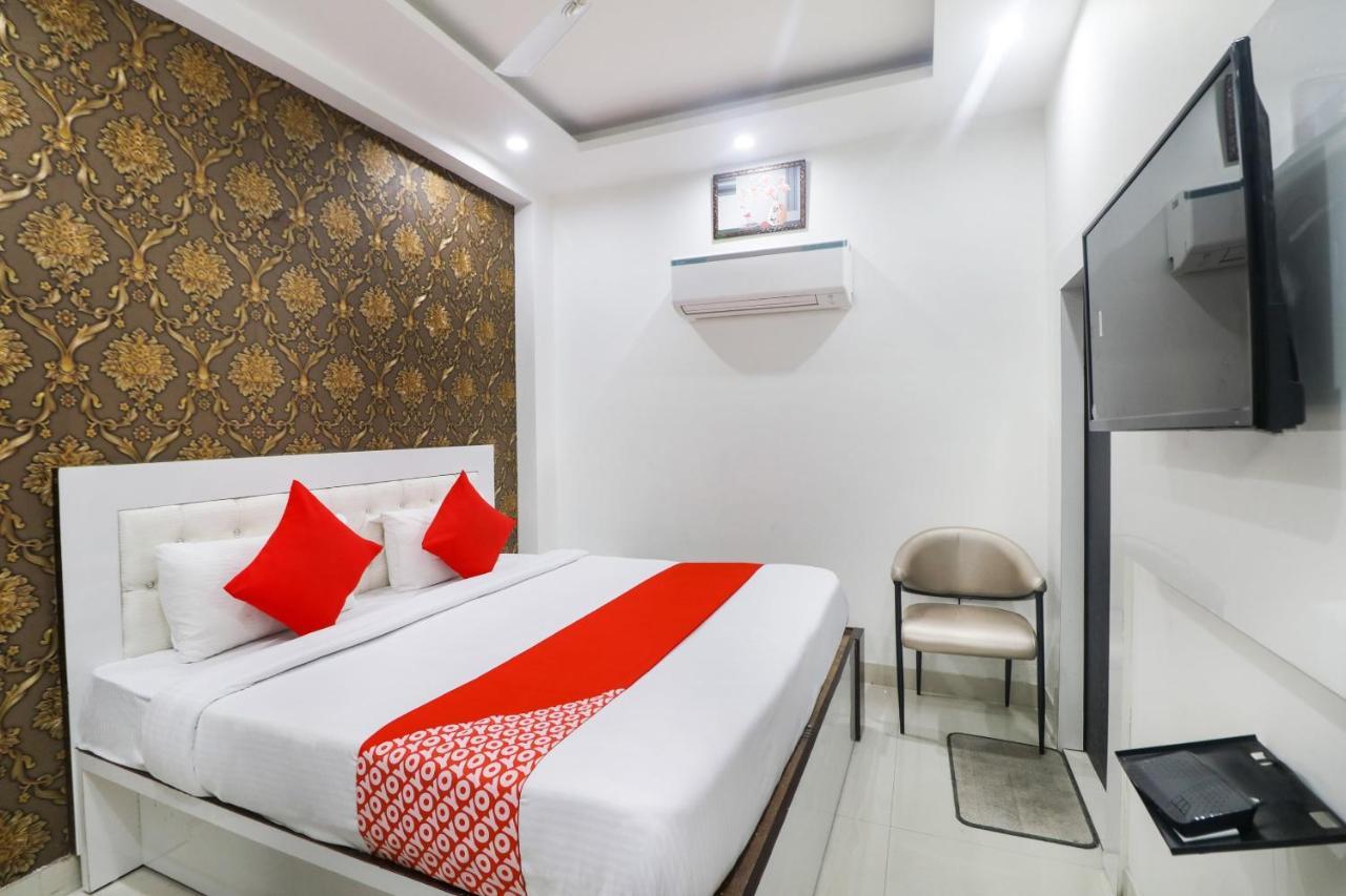 Hotel Oyo Flagship Paradise Near Jahangirpuri Metro Station