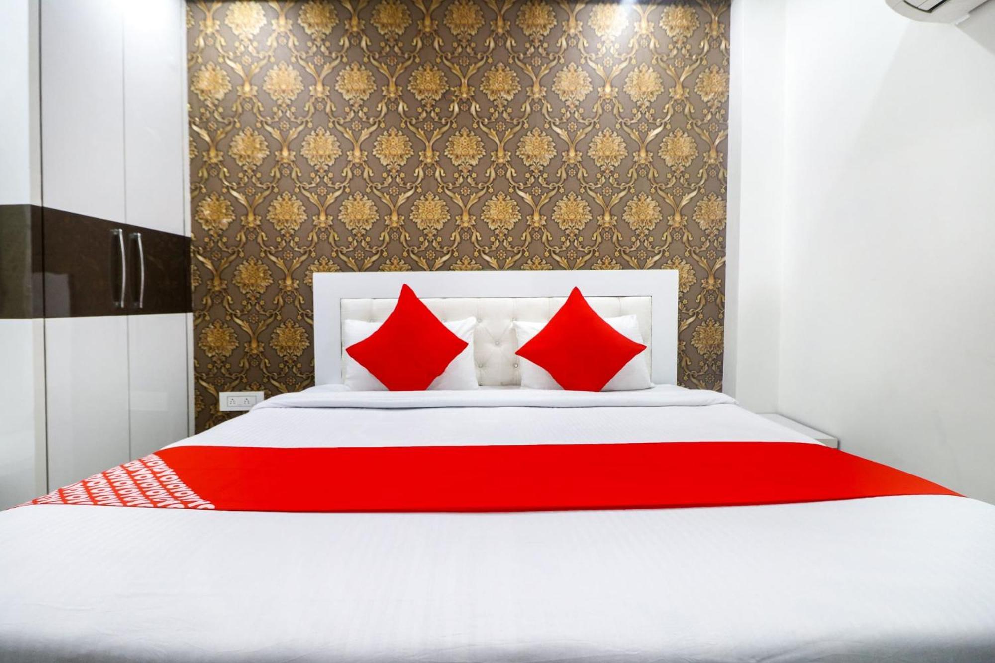 Hotel Oyo Flagship Paradise Near Jahangirpuri Metro Station New Delhi